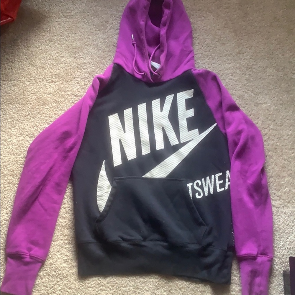 Nike sweatshirt
